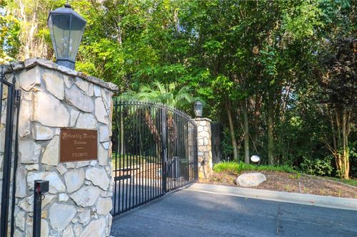 9455 Friendly Woods Ln, Whittier, CA, 90605-1657 | Card Image
