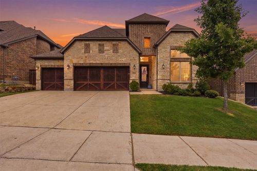 10322 Trail Ridge Dr, Benbrook, TX, 76126-9526 | Card Image