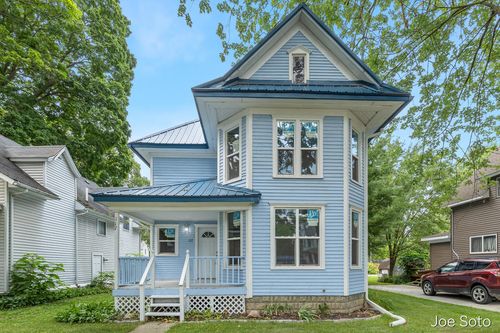 117 E Wright Ave, Shepherd, MI, 48883-8018 | Card Image