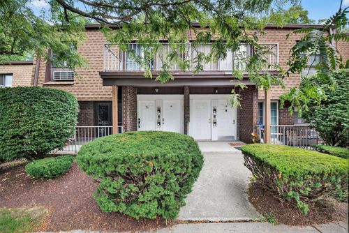 apt-16-424 Carpenter Ave, Newburgh, NY, 12550-3333 | Card Image