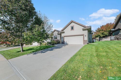 17302 Emmet St, Omaha, NE, 68116-2345 | Card Image