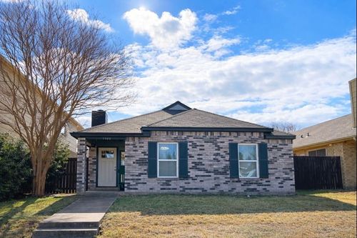 1322 Maplewood Dr, Lewisville, TX, 75067-4921 | Card Image