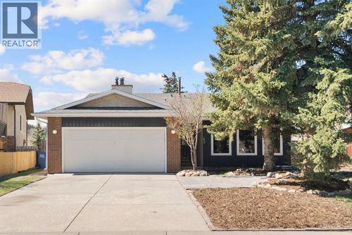 92 Glenhill Drive, Cochrane, AB, T4C1H1 | Card Image