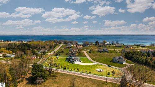 3833 Smokey Cove Dr, Traverse City, MI, 49686-8403 | Card Image