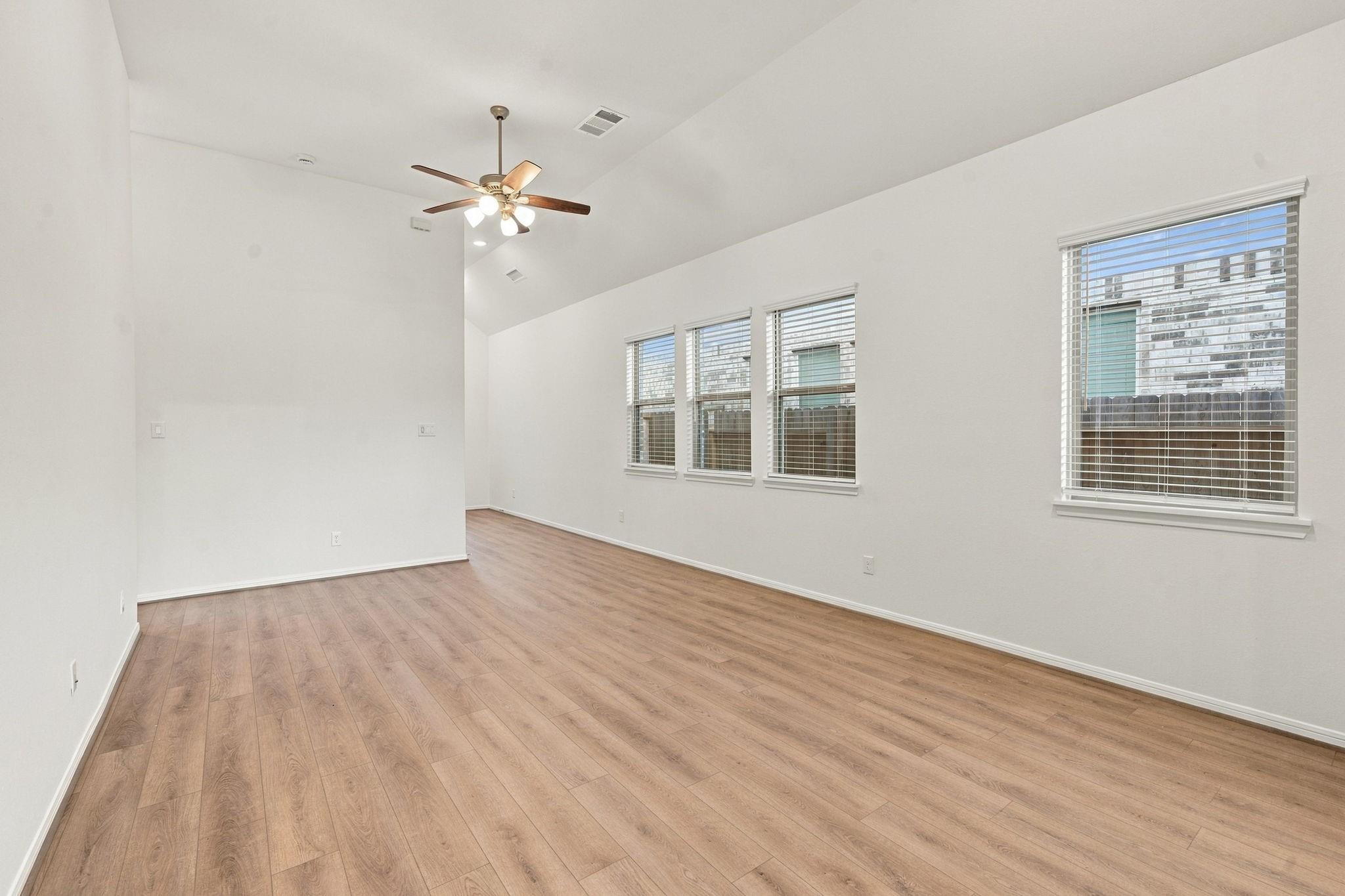 Residential Lease in Magnolia 3