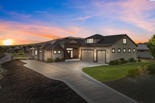 3006 N Bermuda Rd, Kennewick, WA, 99338-8385 | Card Image