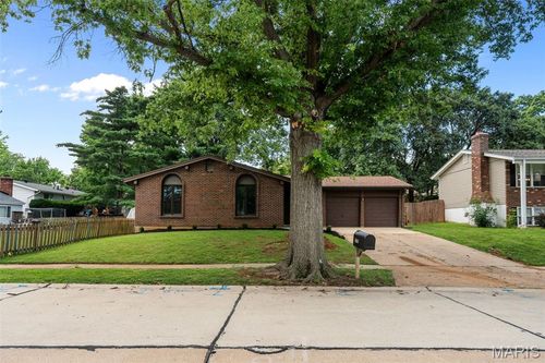 555 Braebridge Rd, Manchester, MO, 63021-6701 | Card Image