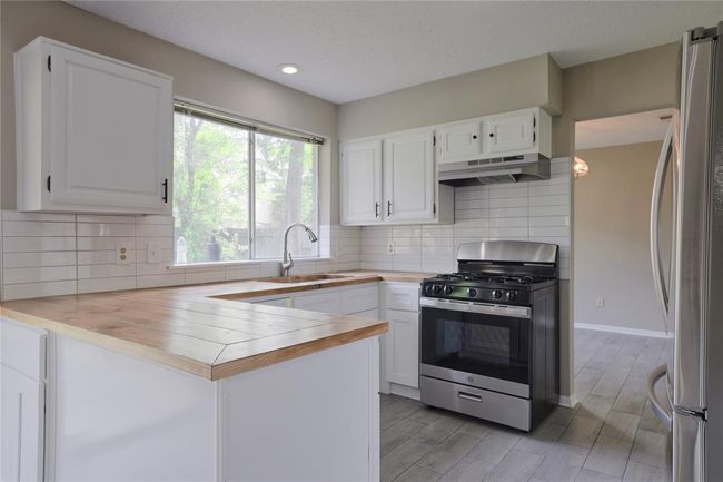 Kitchen | Image 10