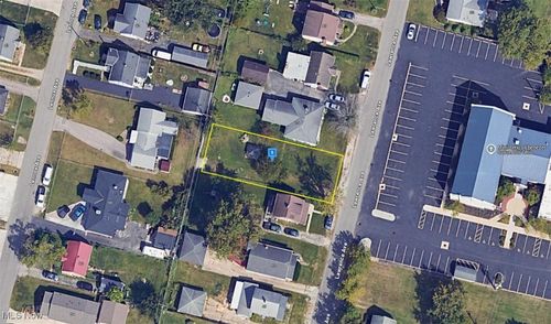 69 Lawrence Ave, Columbus, OH, 43228-1126 | Card Image