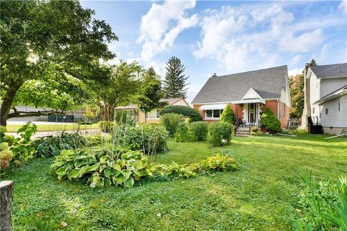 22 Graber Pl, Kitchener, ON, N2A1G8 | Card Image
