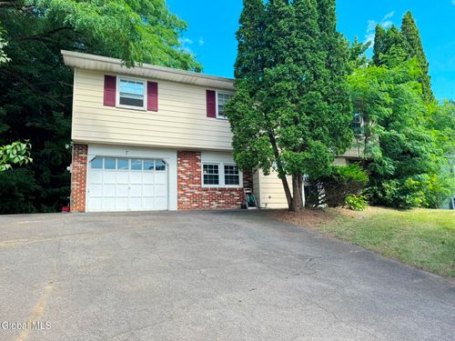 7 Haley Ln, Troy, NY, 12182-1403 | Card Image