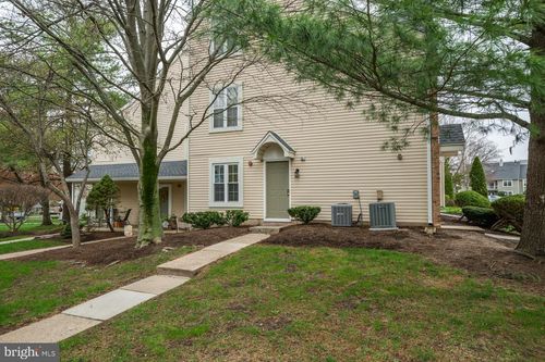 301 Society Pl, NEWTOWN, PA, 18940-3238 | Card Image