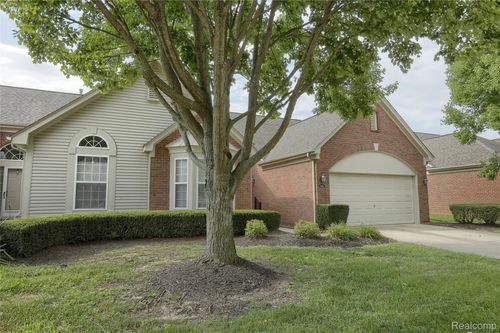 4434 Honeysuckle Dr, Sterling Heights, MI, 48314-1238 | Card Image