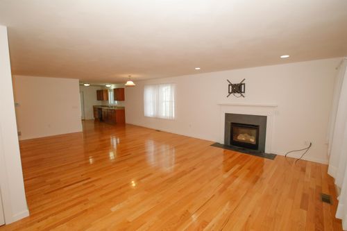 24-29 Watts Lndg, Litchfield, NH, 03052-8057 | Card Image