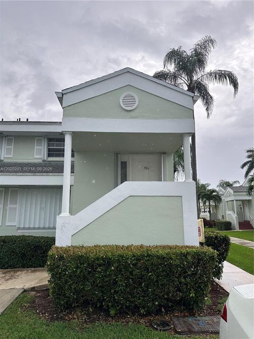 207-b-2526 Se 20th Pl, Homestead, FL, 33035-1311 | Card Image