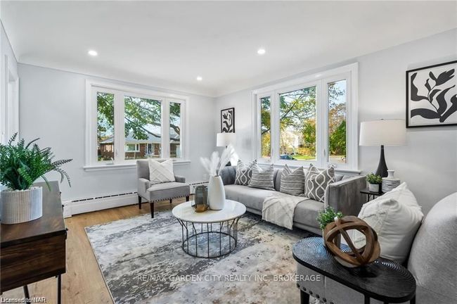 246 York St, House other with 3 bedrooms, 2 bathrooms and 3 parking in Saint Catharines ON | Image 10