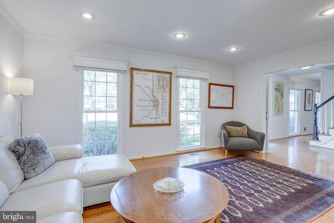 8801 Aquary Ct, House other with 5 bedrooms, 4 bathrooms and null parking in SPRINGFIELD VA | Image 9