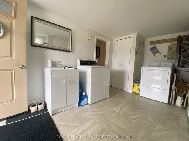 2 - 9951 Northville Cres, Home with 2 bedrooms, 1 bathrooms and 2 parking in Thedford ON | Image 26