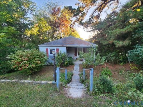 1815 Roberts St, Farmville, VA, 23901-2904 | Card Image