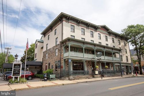32 Bridge St, Lambertville, NJ, 08530-2138 | Card Image