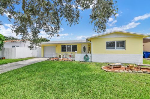 9473 Sw 51st St, Cooper City, FL, 33328-4103 | Card Image