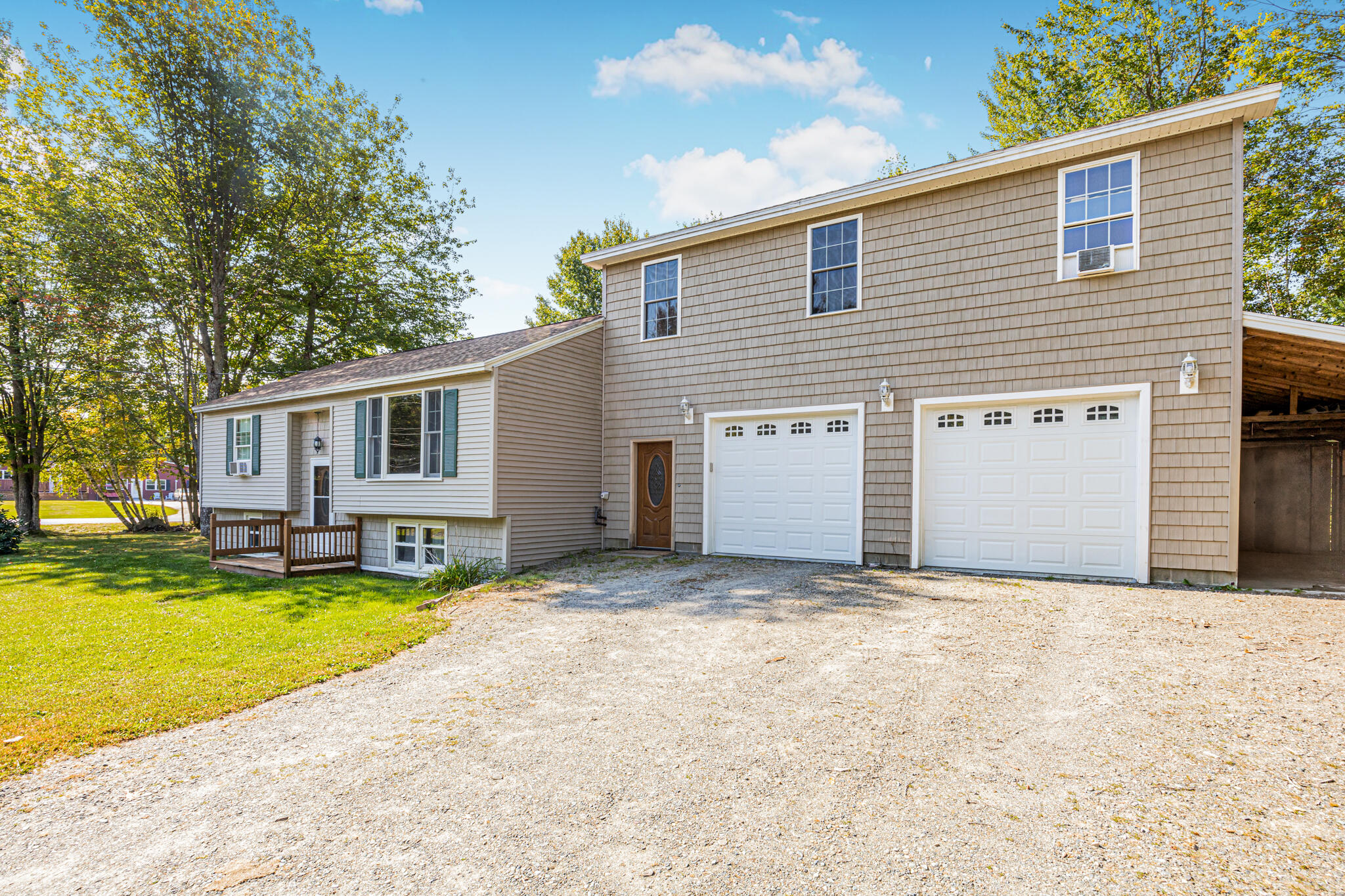 Henderson Ln, Milford, ME 04461