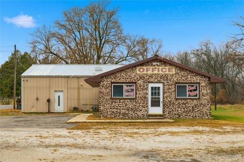 300 Main St N, Hazleton, IA, 50641-9696 | Card Image