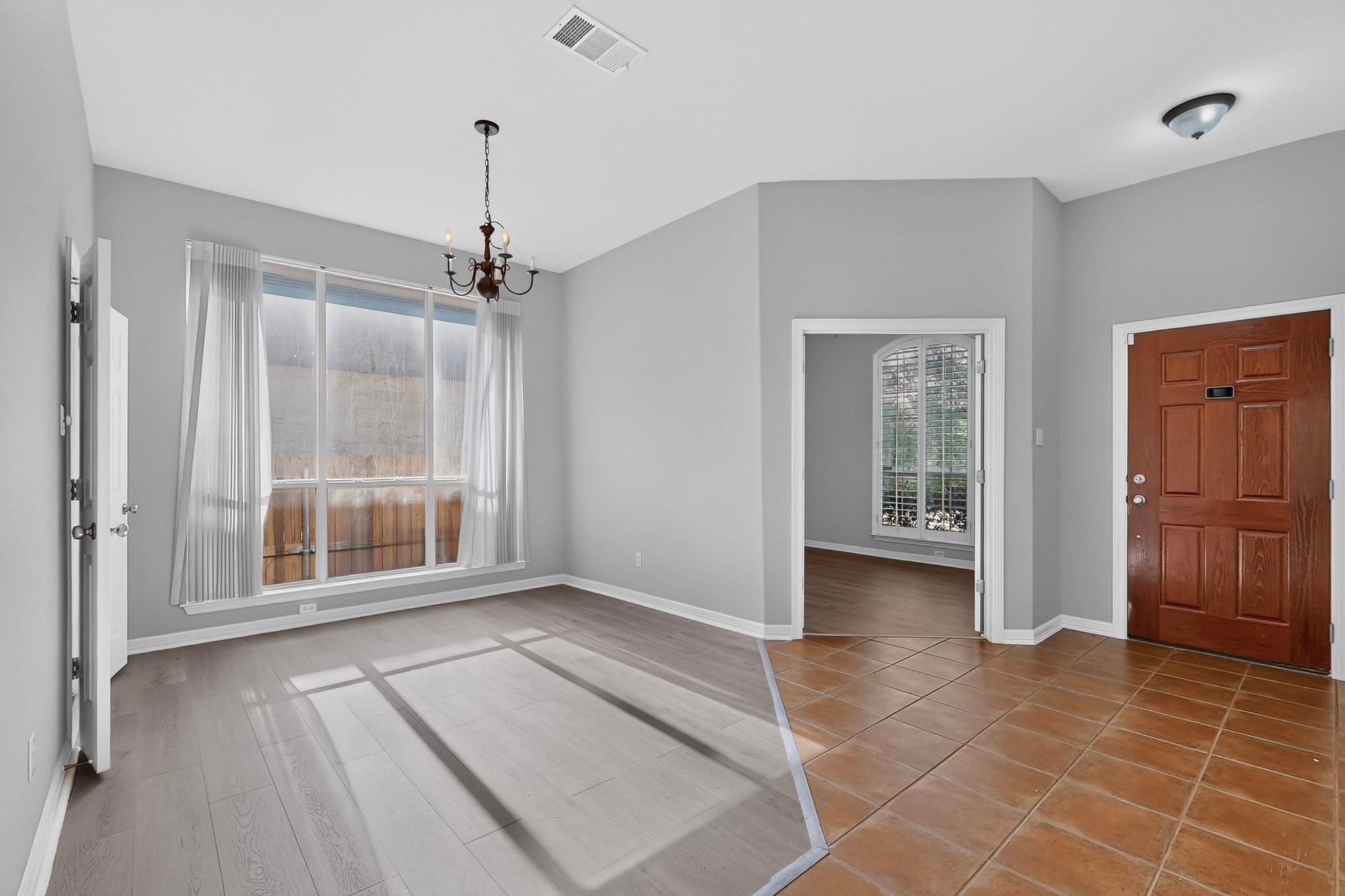 Residential Lease in Manor 4