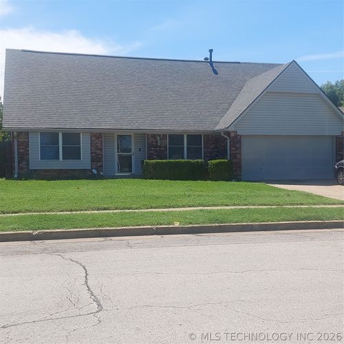 10904 E 26th St, Tulsa, OK, 74129-5015 | Card Image