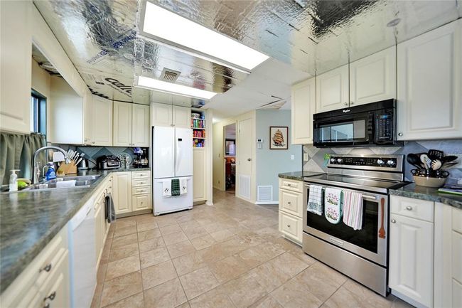 106 Lazy River Road, House other with 2 bedrooms, 2 bathrooms and null parking in NORTH PORT FL | Image 13