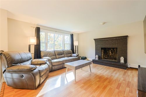 815 Pound Hill Rd, North Smithfield, RI, 02896-9508 | Card Image