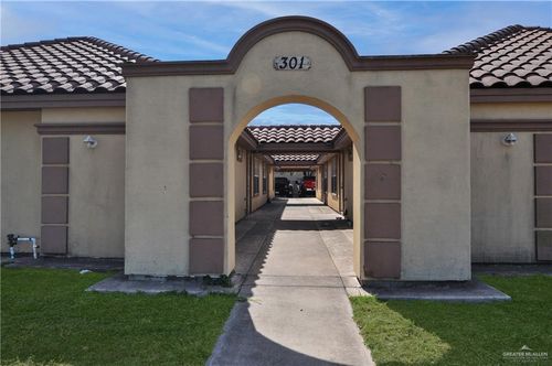 301 S Ridge Ln, San Juan, TX, 78589-3692 | Card Image