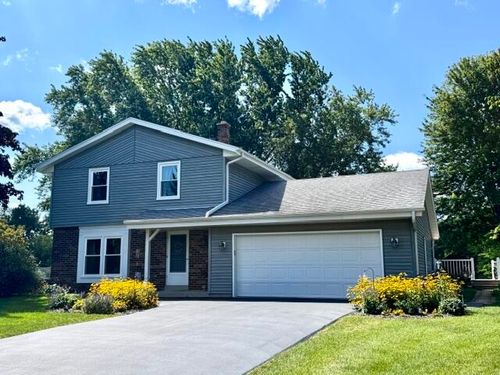 S77W26575 Crestview Ct, Waukesha, WI, 53189-9118 | Card Image