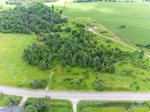 1417 Castleford Rd, Renfrew, ON, K7V3Z8 | Card Image