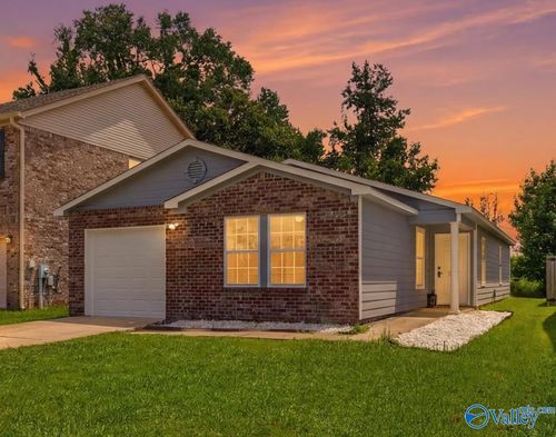 277 Bermuda Lakes Dr, Meridianville, AL, 35759-2604 | Card Image