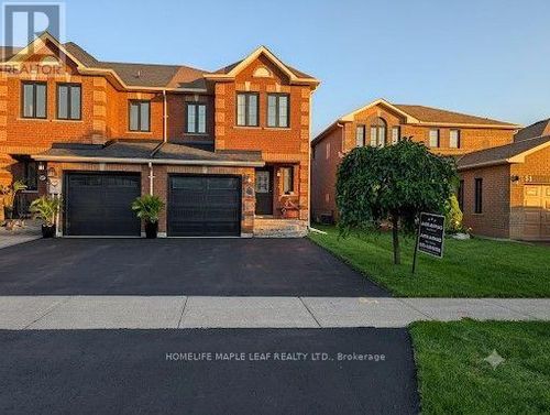 29 Stonebriar Dr, Maple, ON, L6A2N2 | Card Image