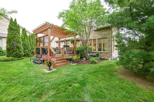 2 - 10 Zimmerman Dr, Condo with 3 bedrooms, 3 bathrooms and 1 parking in Caledon ON | Image 6