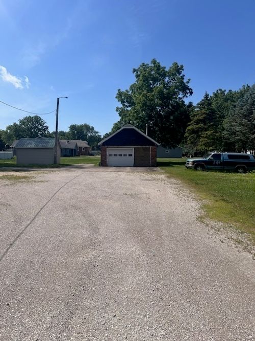 625 W Main St, Braidwood, IL, 60408-1927 | Card Image