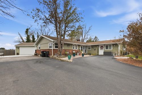 35 Errol Rd, Brockton, MA, 02302-3040 | Card Image