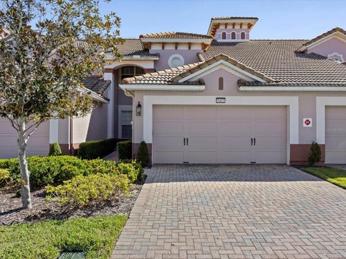 8403 Riverdale Ln, Davenport, FL, 33896-5328 | Card Image