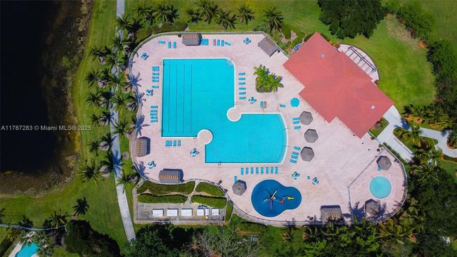 3848 Oak Ridge Cir, House other with 4 bedrooms, 3 bathrooms and null parking in Weston FL | Image 70