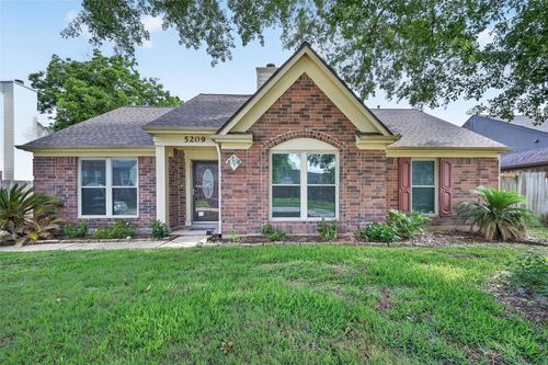 5209 Spring Circle Dr, Pearland, TX, 77584-9358 | Card Image
