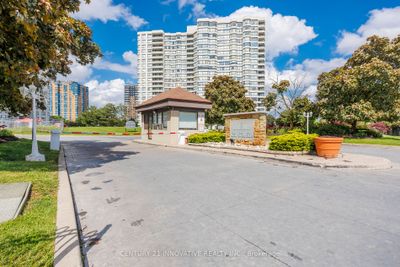 410 - 300 Alton Towers Cir, Condo with 2 bedrooms, 2 bathrooms and 1 parking in Scarborough ON | Image 3