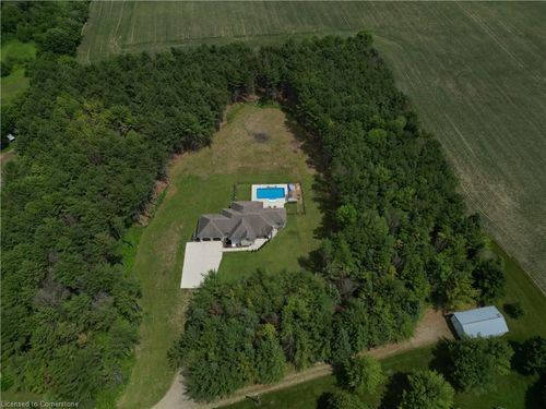 230 S Water St, Mount Forest, ON, N0G2L3 | Card Image