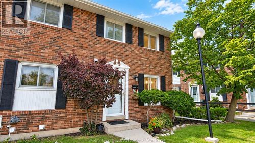 2-3096 Meadowbrook Lane, Windsor, ON, N8T3H4 | Card Image