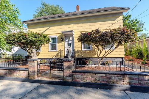 138 Foundry St, Central Falls, RI, 02863-2208 | Card Image