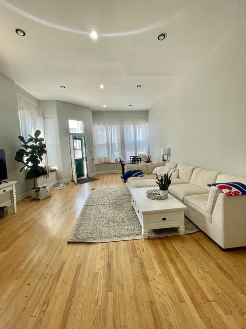 apt-1f-2835 N Racine Ave, Chicago, IL, 60657-4275 | Card Image