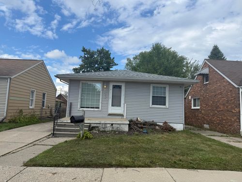20847 Hollywood St, Harper Woods, MI, 48225-1135 | Card Image