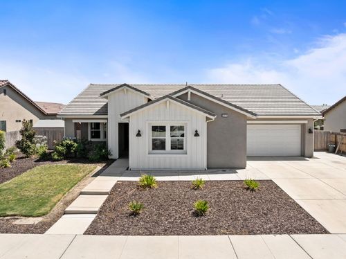 2070 Solig Ave, Kingsburg, CA, 93631-3124 | Card Image