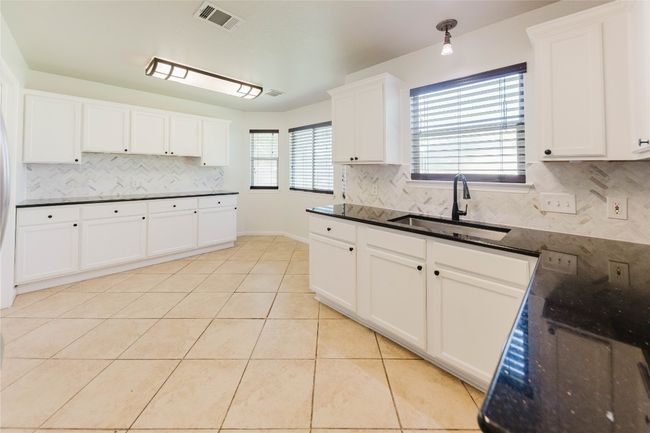 115 Hummingbird Ct, House other with 4 bedrooms, 3 bathrooms and 4 parking in Cedar Creek TX | Image 9